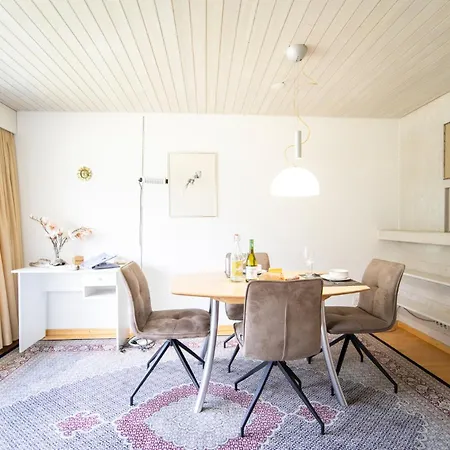 Apartment Brentschpark 28 *