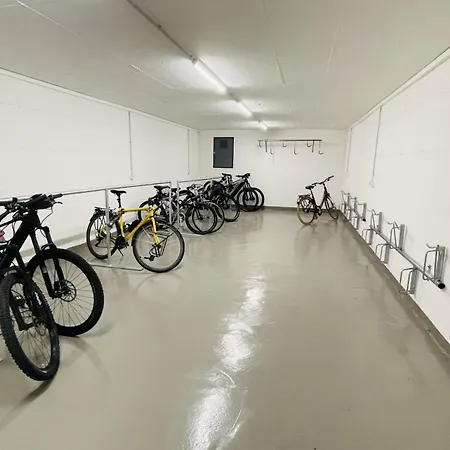 アパート Brentschpark 28